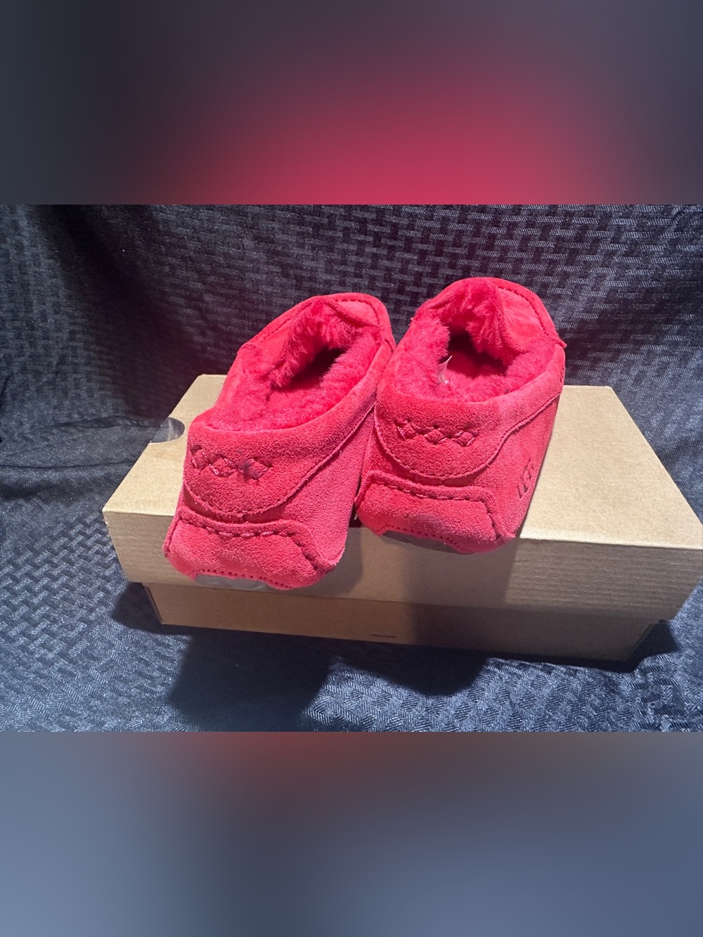 UGG ANSLEY Women’s Suede Moccasin Slippers 1106878 Red Size 8 New - Picture 5 of 6